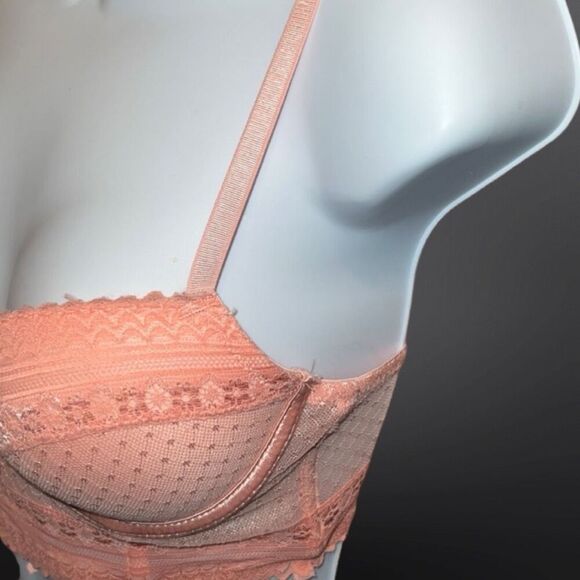 Daisy Fuentes Lace Plunge Peach Bra Size 34B - Picture 5 of 6